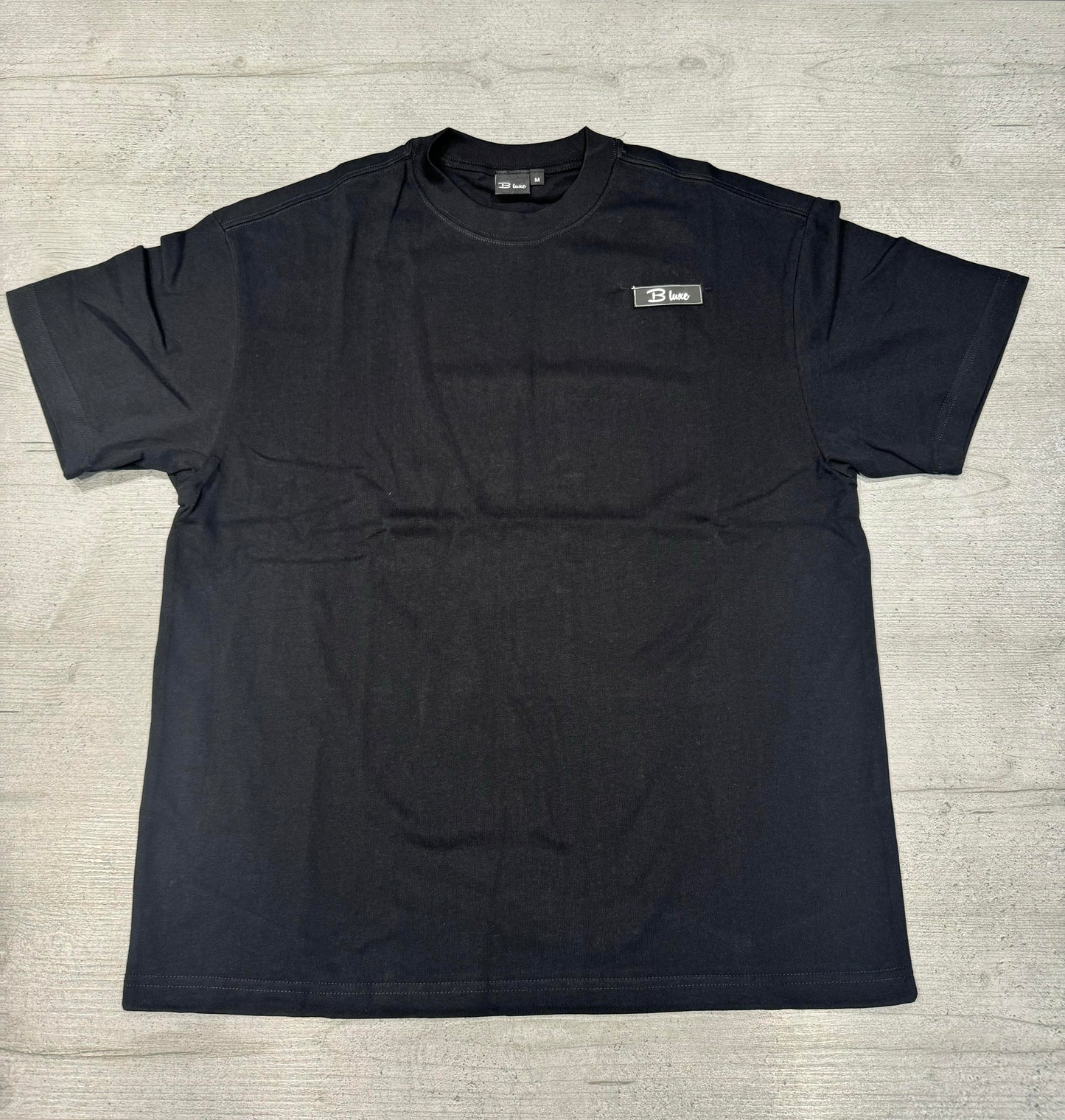 B luxe premium t-shirt available in 5 colours!