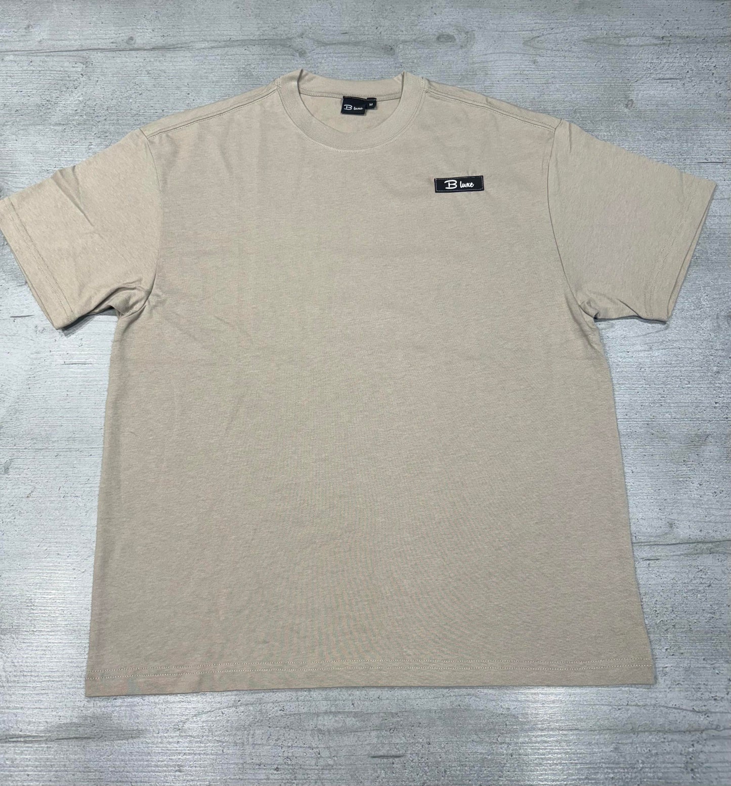 B luxe premium t-shirt available in 5 colours!