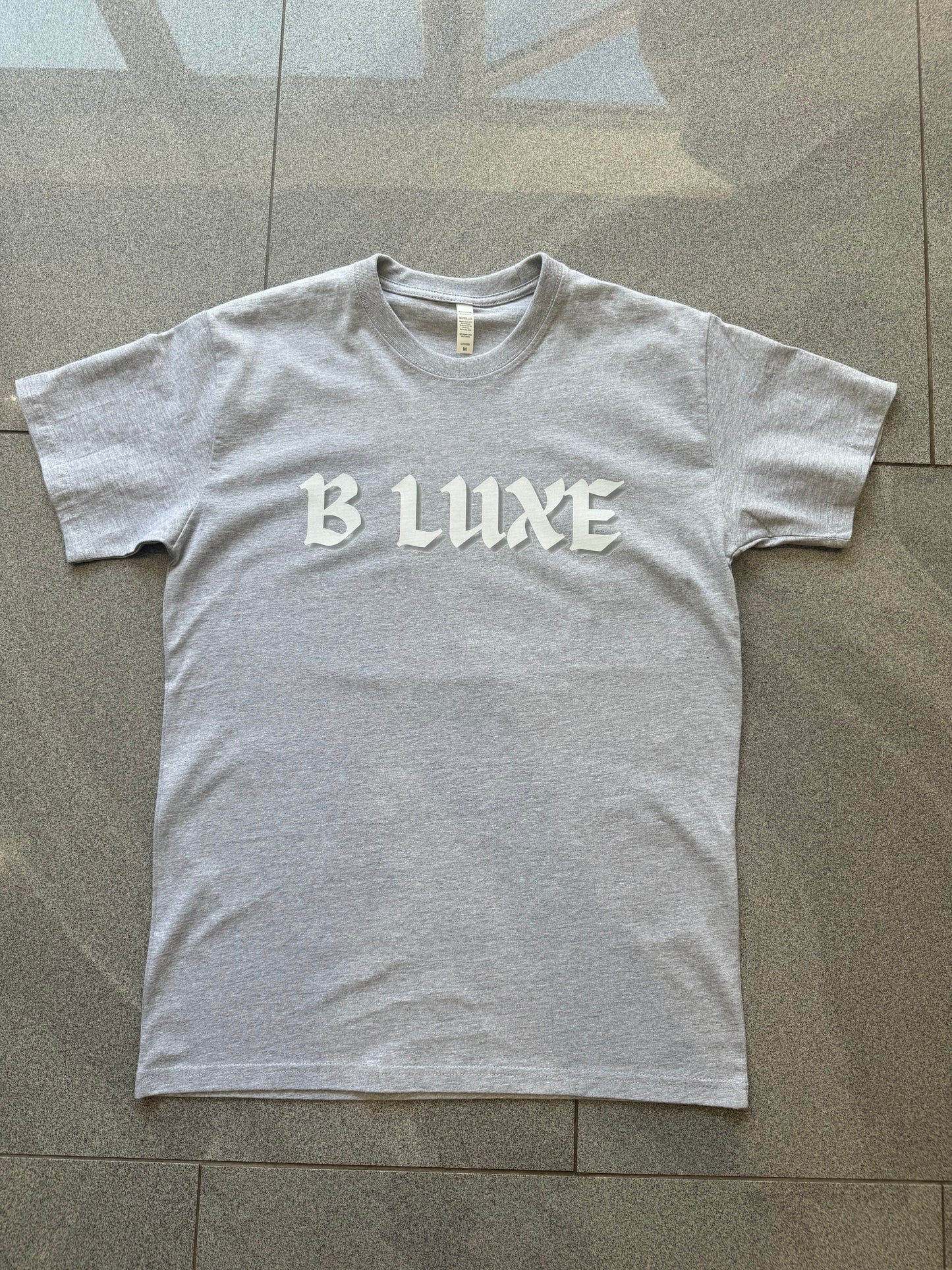 B LUXE - T-shirt available in 4 colours (big print)